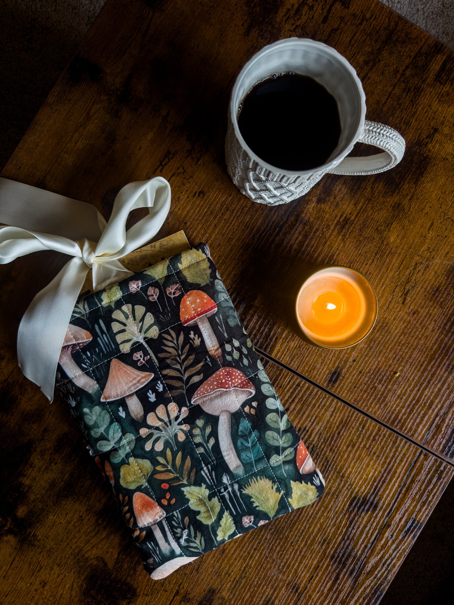 Book Sleeve - Black Mushroom